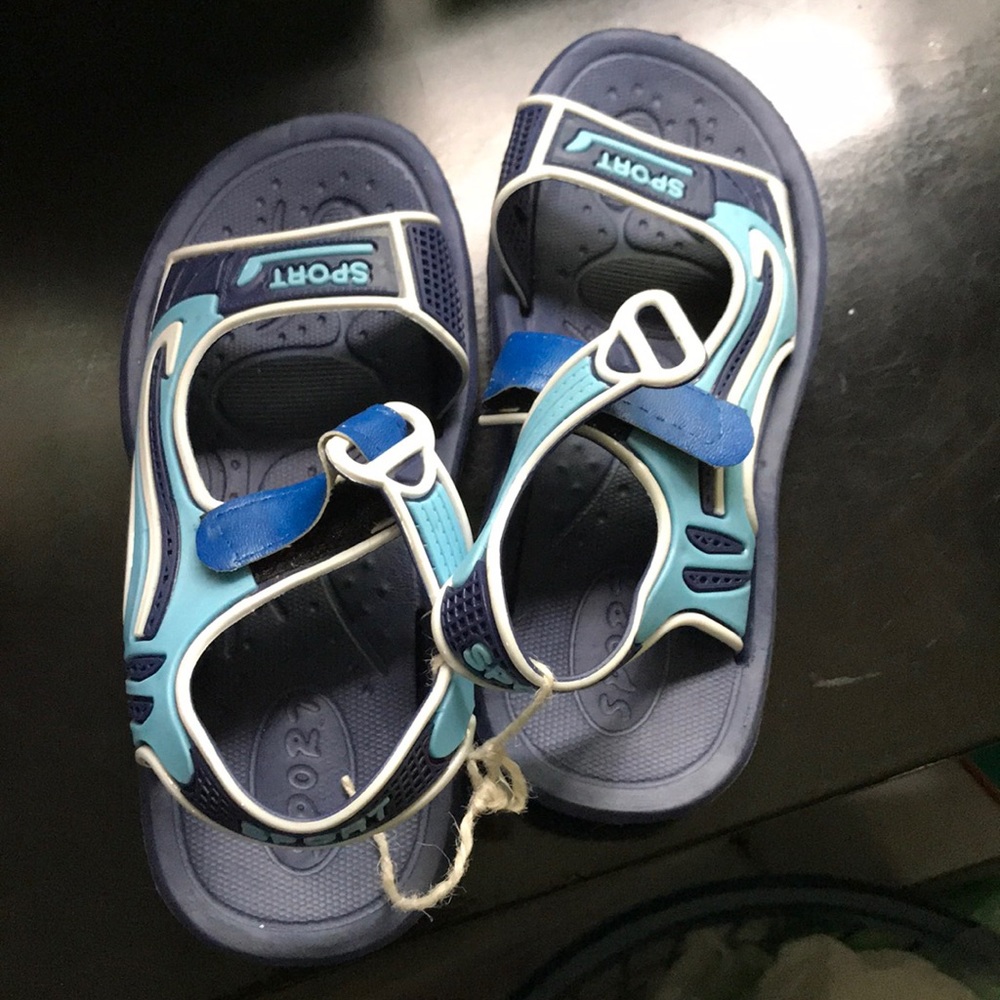 Blue kids swim shoes (4)